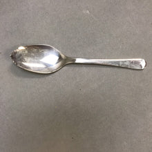 Load image into Gallery viewer, Eales of Sheffield Silver Plate 6 Spoons
