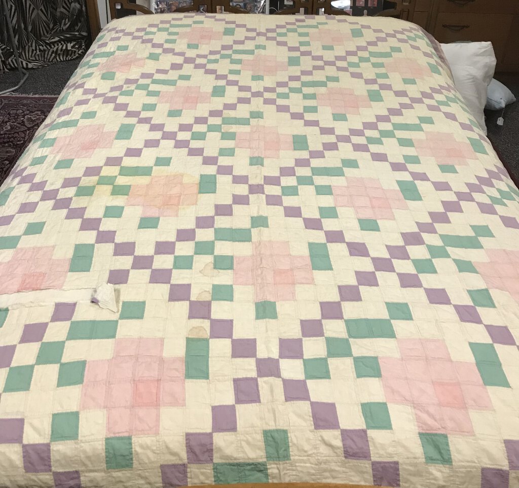 Vintage Linen Quilt (104x88)(As Is)