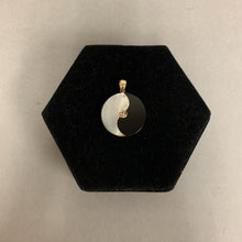 Load image into Gallery viewer, 14K Gold Onyx Mother of Pearl Yin Yang 1.5&quot; Pendant (5.7g)
