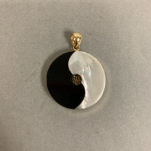 Load image into Gallery viewer, 14K Gold Onyx Mother of Pearl Yin Yang 1.5&quot; Pendant (5.7g)
