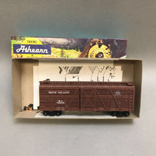 Load image into Gallery viewer, Athearn HO-Scale Train Car - Stock Car, Rock Island #1772

