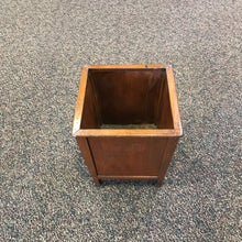 Load image into Gallery viewer, Wood Planter (15x13x13)
