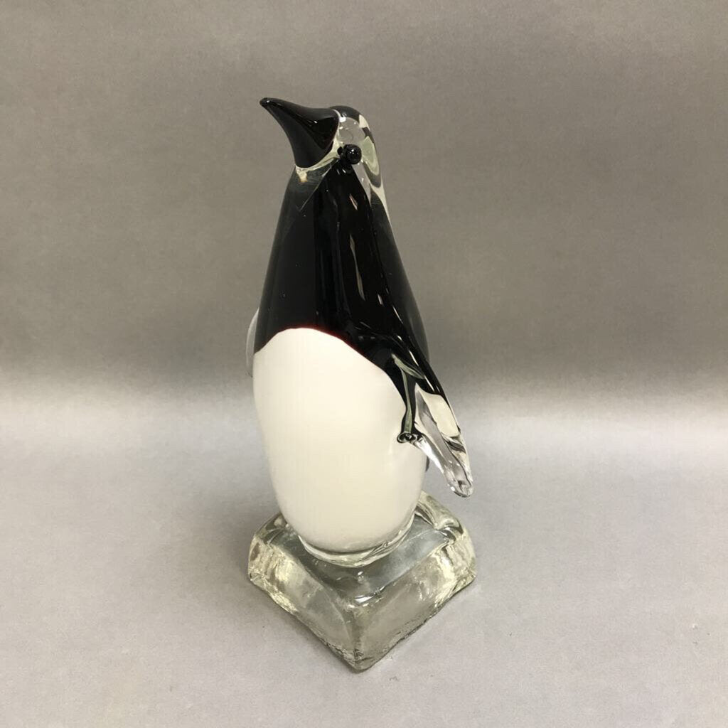 Art Glass Penguin Figurine (~9.5