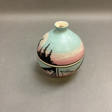 Load image into Gallery viewer, Navajo Pottery Vase (~5&quot;)
