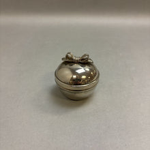 Load image into Gallery viewer, Trinket Jewelry Box Silver Plate with Bow (2&quot;)
