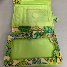 Load image into Gallery viewer, Vera Bradley Green Print Quilted Wallet (4x5&quot;)
