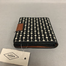 Load image into Gallery viewer, Fossil Emma Black &amp; White Print PVC Mini Wallet NWT (3.5x4&quot;)
