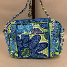 Load image into Gallery viewer, Vera Bradley Blue &amp; Green Print Quilted Chain Strap Crossbody Purse (5x7x2.5&quot;)
