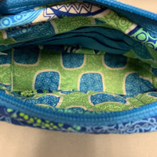 Load image into Gallery viewer, Vera Bradley Blue &amp; Green Print Quilted Chain Strap Crossbody Purse (5x7x2.5&quot;)
