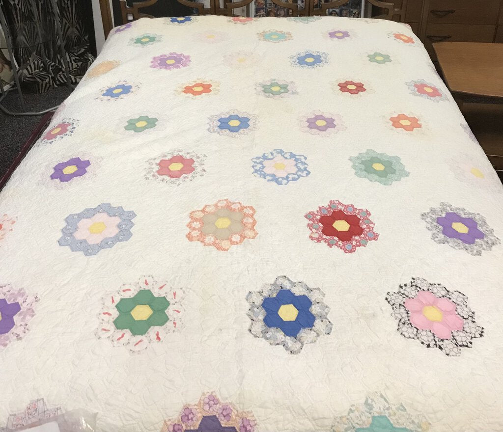 Vintage Flower Garden Quilt (88x92)