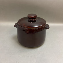 Load image into Gallery viewer, West Bend Stoneware Bean Pot (7x10x8)
