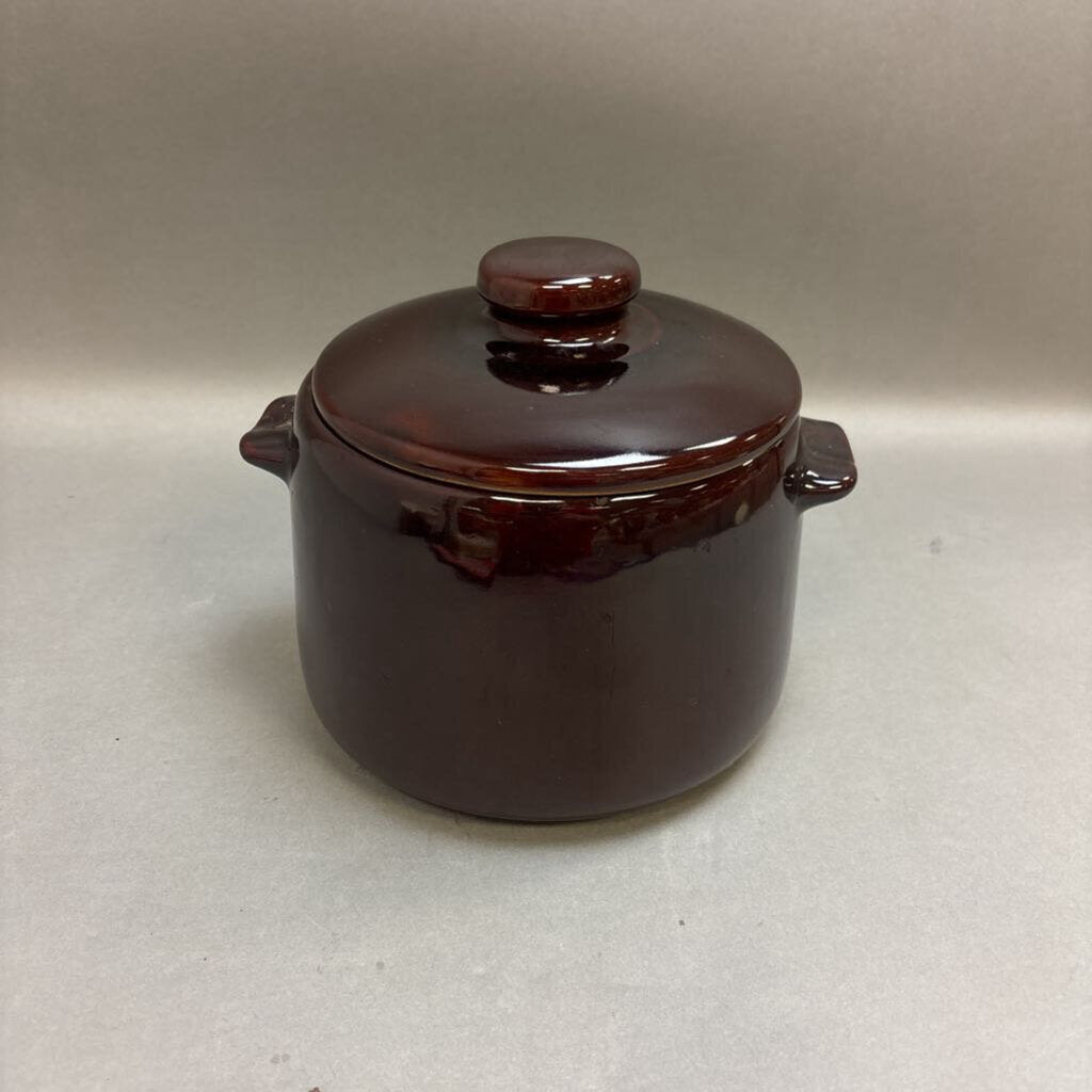 West Bend Stoneware Bean Pot (7x10x8)