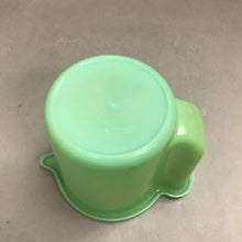 Load image into Gallery viewer, Vintage Tupperware Cream / Milk Pitcher #131 (5.5x7x5)
