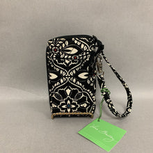 Load image into Gallery viewer, Vera Bradley Black &amp; White Print Quilted All in One Wristlet Wallet NWT (5.5x3.5&quot;)
