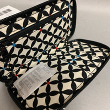 Load image into Gallery viewer, Vera Bradley Black &amp; White Print Quilted All in One Wristlet Wallet NWT (5.5x3.5&quot;)
