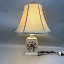 Load image into Gallery viewer, Bird Porcelain Motif Table Lamp (21&quot;)
