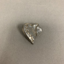 Load image into Gallery viewer, Pewterberries Heart Pin (1.25&quot;)
