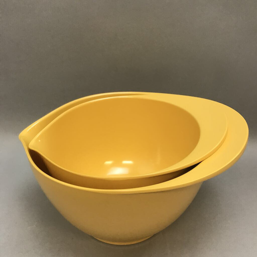 Williams Sonoma Yellow Melamine Mixing Nesting Bowls 2 Pc Set 2 & 3 Qt