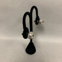 Load image into Gallery viewer, Vintage Sterling Sphere Screw Back Earrings (0.5&quot;)
