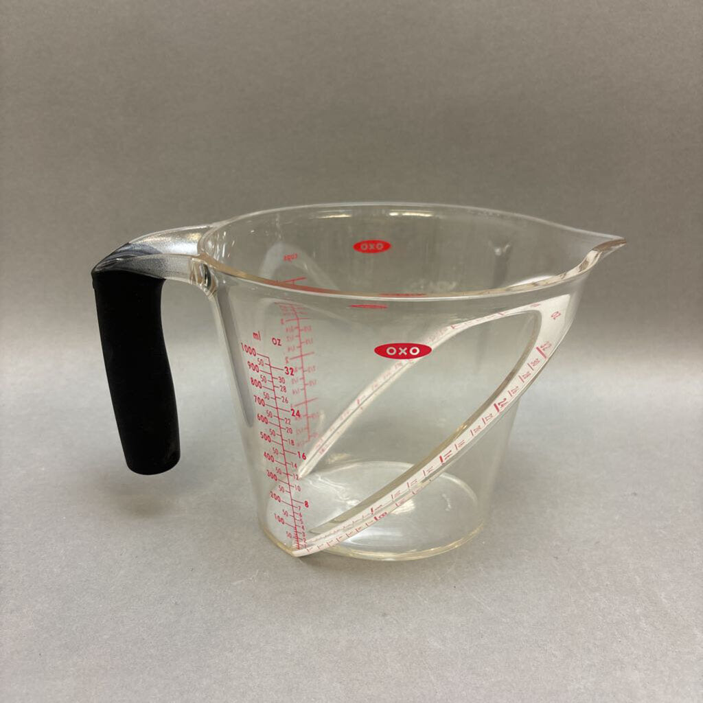 Oxo 32oz Measuring Cup (5.5x6x9)