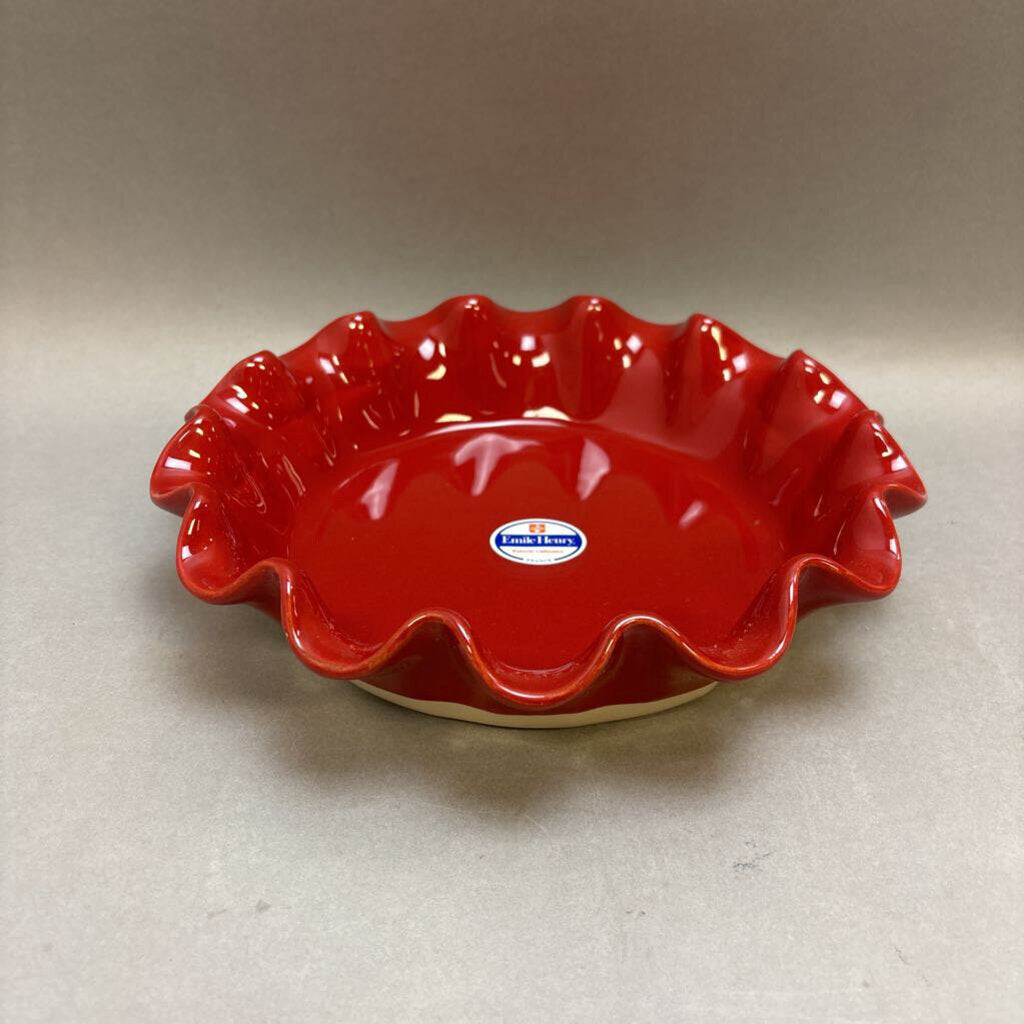 Emile Henry Pie Plate, Scalloped Ruffled-Edge Baking Dish (~10.25