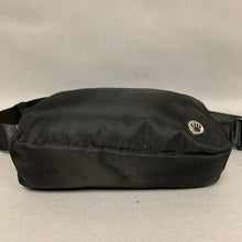 Load image into Gallery viewer, Bearpaw Black Nylon Belt Bag Purse (5x8x2&quot;)
