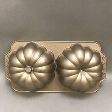 Load image into Gallery viewer, Nordic Ware &quot;The Great Pumpkin&quot; Cake Mold (15&quot; x 8&quot;)
