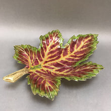 Load image into Gallery viewer, Metal Leaf Dish (10x7)
