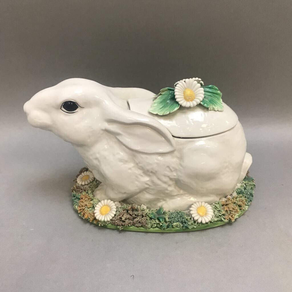 Bunny Rabbit Centerpiece (6x9x6)