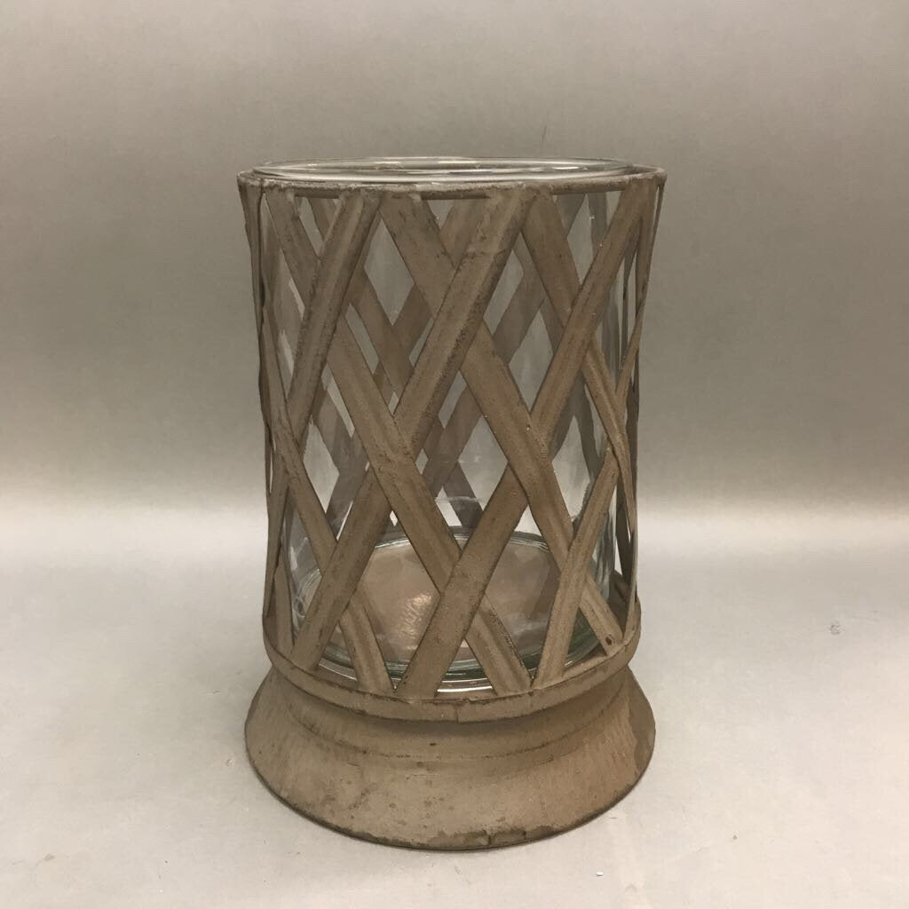 Metal Lattice Candle Holder (10x6.5x6.5)