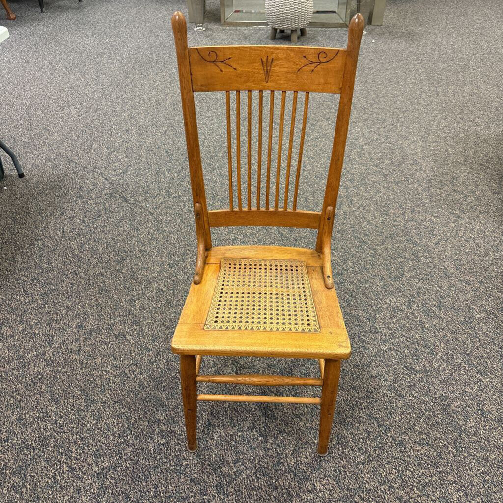 Spindeback / Cane Seat Chair (42x18x18)
