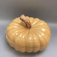 Load image into Gallery viewer, Williams-Sonoma Pumpkin Soup Tureen Lidded Bowl (8x11)
