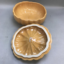 Load image into Gallery viewer, Williams-Sonoma Pumpkin Soup Tureen Lidded Bowl (8x11)
