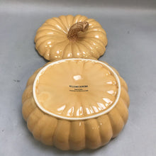 Load image into Gallery viewer, Williams-Sonoma Pumpkin Soup Tureen Lidded Bowl (8x11)
