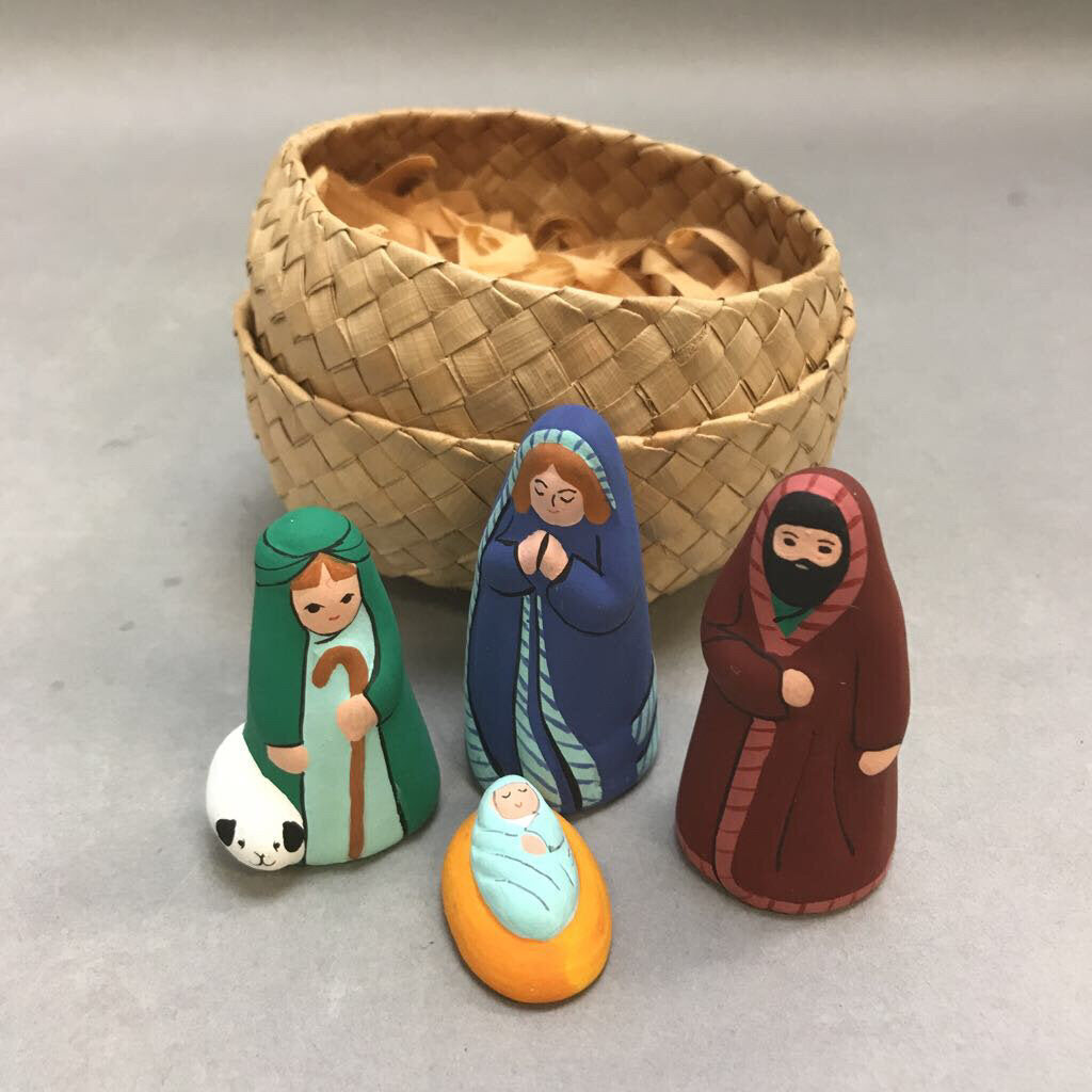 Clay Pottery Figures Miniature Manger Set New (2.25