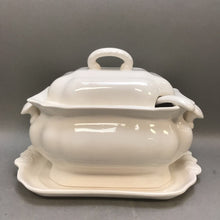 Load image into Gallery viewer, Beautiful Vintage Soup Tureen with Ladle
