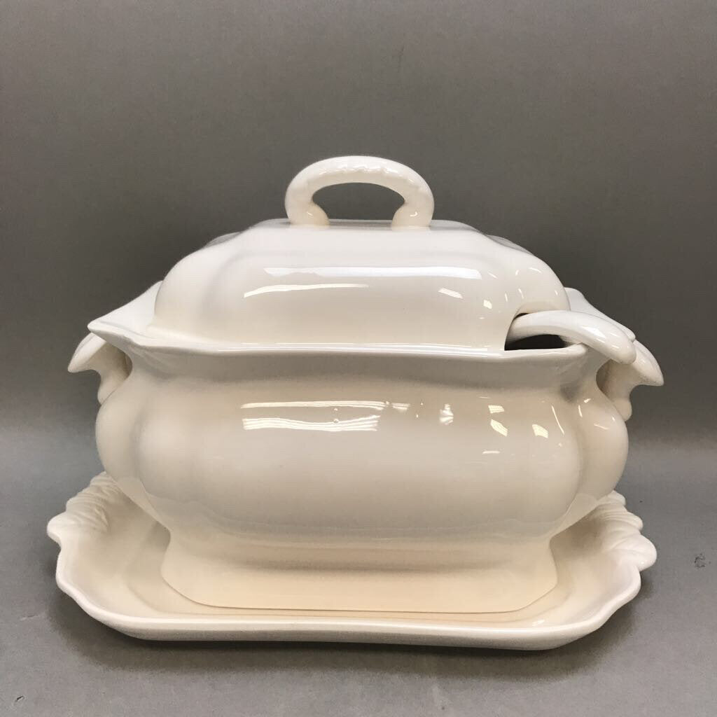 Beautiful Vintage Soup Tureen with Ladle