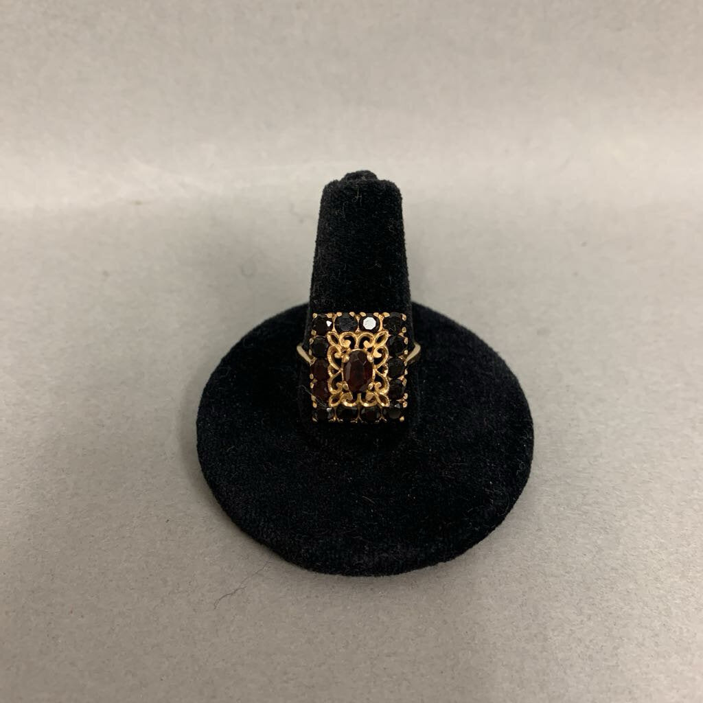 18K Gold Garnet Ring sz 7 (5.5g)