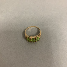 Load image into Gallery viewer, 10K Gold Peridot Ring sz 7 (2.3g)
