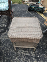 Load image into Gallery viewer, Wicker End Table (21x18x18)
