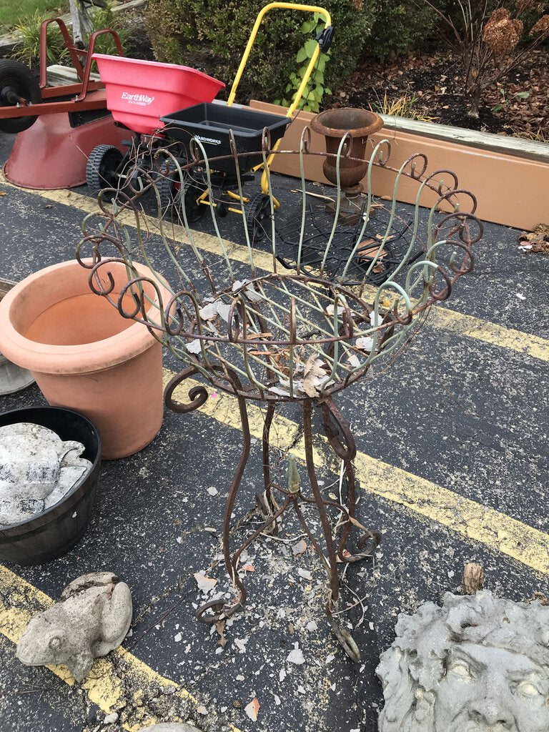 Metal Plant Stand (39x20x20)