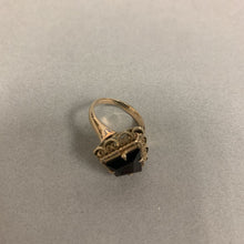 Load image into Gallery viewer, 14K Gold Onyx Ring sz 5.5 (5.3g)
