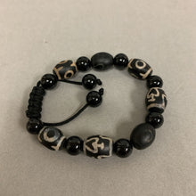 Load image into Gallery viewer, Tibetan Dzi Bone Mala Bracelet
