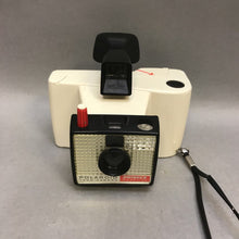 Load image into Gallery viewer, Polaroid Swinger Model 20 Land Camera w/ Box (6x5x3)
