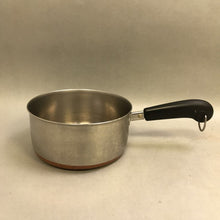 Load image into Gallery viewer, Revere Ware 2qt Pot (3.5x47.5x13)
