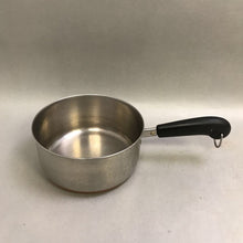 Load image into Gallery viewer, Revere Ware 2qt Pot (3.5x47.5x13)
