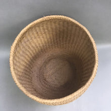 Load image into Gallery viewer, Straw Basket Round Basket (14&quot;)
