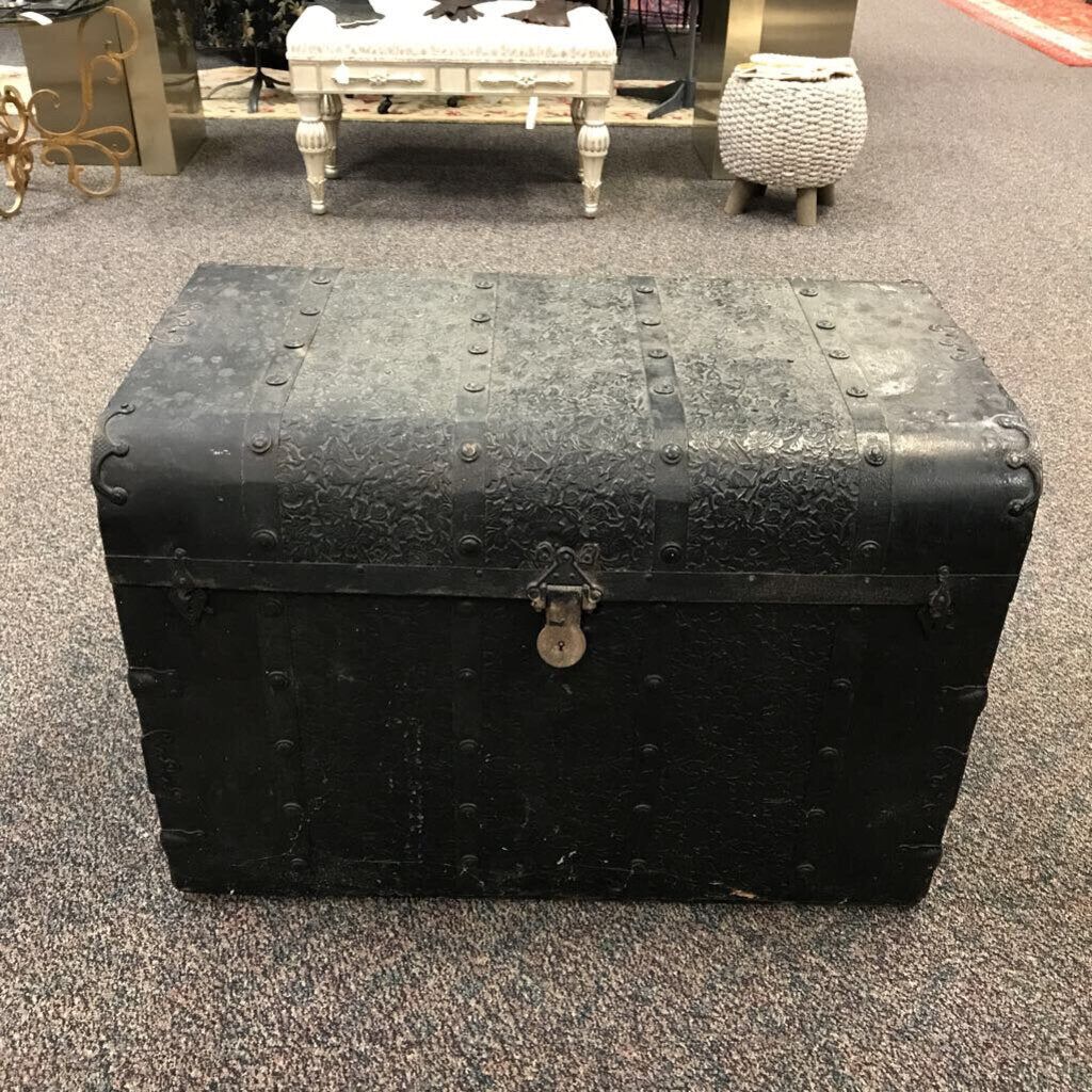 Antique Black Trunk (23x32x19)