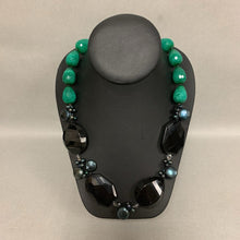 Load image into Gallery viewer, Onyx Green Agate Freshwater Pearl Bead Necklace (22&quot;)
