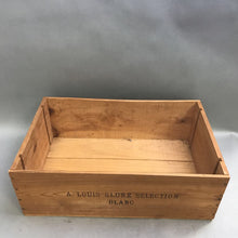 Load image into Gallery viewer, Vintage Wood Crate (20&quot; x 12&quot; x 7&quot;)
